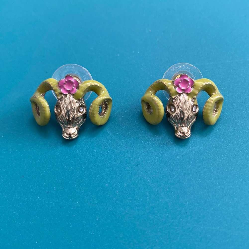 Ram Studs